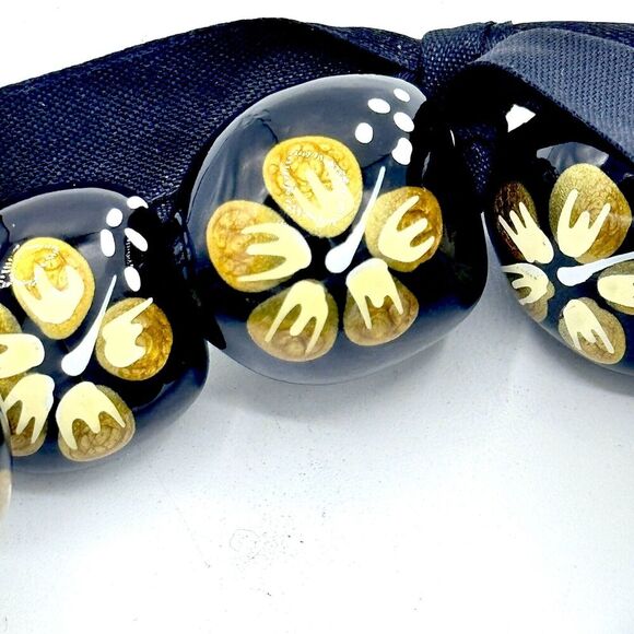 Handpainted Hawaiian Kukui Nut Stretch Bracelet Yellow Hibiscus‎ - Picture 5 of 7